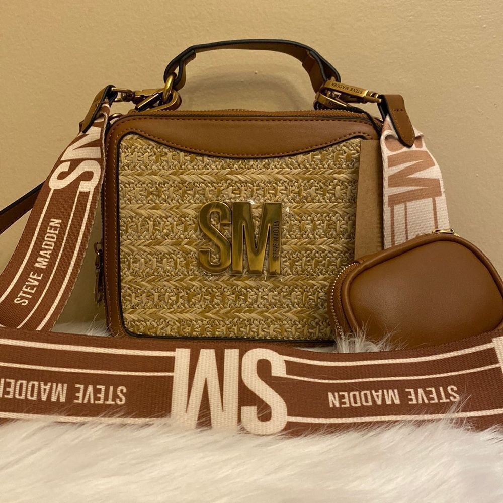 NWT Luxury Steve Madden Crossbody Bag w/AirPod Case - Cognac